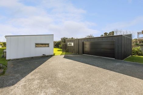 Photo of property in 41 Marram Way, Peka Peka, Waikanae, 5391