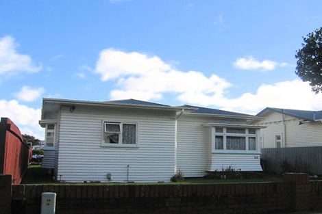 Photo of property in 32 Wainui Road, Waiwhetu, Lower Hutt, 5010