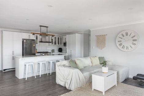 Photo of property in 12 Mcdonnell Street, Omokoroa, 3114