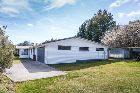 Photo of property in 106 Tamatea Road, Taupo, 3330