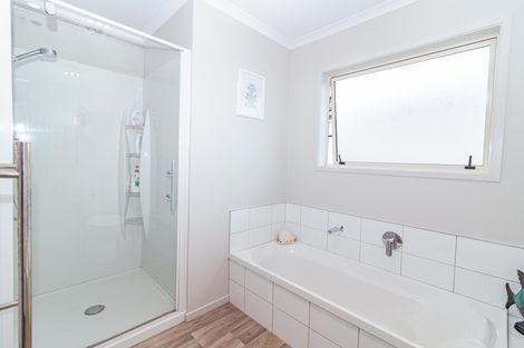 Photo of property in 15 Magnolia Crescent, Tawhero, Whanganui, 4501