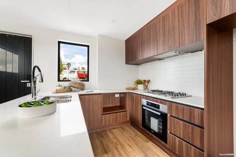 Photo of property in 2/735 East Coast Road, Browns Bay, Auckland, 0630