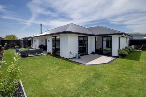 Photo of property in 72 Tiritiri Moana Drive, Pegasus, 7612
