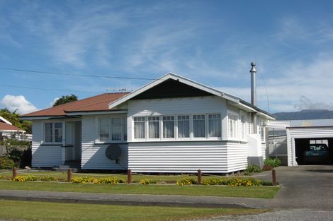 Photo of property in 32 Rintoul Street, Westport, 7825