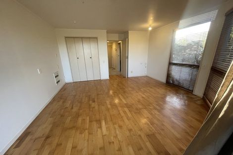 Photo of property in 180 Marine Parade North, Piha, New Lynn, 0772