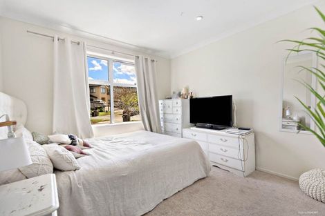 Photo of property in 41 Namsan Close, Fairview Heights, Auckland, 0632