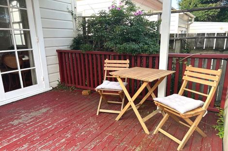 Photo of property in 9 Medway Street, Island Bay, Wellington, 6023