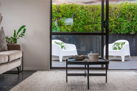 Photo of property in 1/99 Henderson Valley Road, Henderson, Auckland, 0612