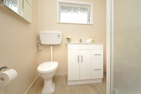 Photo of property in 2/97 Target Road, Totara Vale, Auckland, 0629