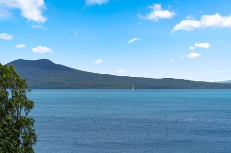 Photo of property in 1/62 Beach Road, Castor Bay, Auckland, 0620