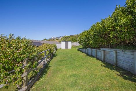 Photo of property in 16 Tongariro Drive, Aotea, Porirua, 5024