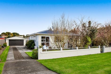 Photo of property in 77 Blake Street, Waitara, 4320