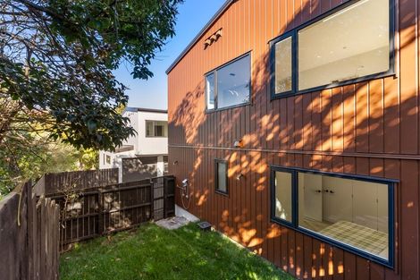 Photo of property in 6/30 Kiteroa Terrace, Rothesay Bay, Auckland, 0630