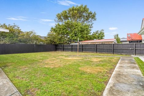 Photo of property in 94 Avondale Road, Avondale, Christchurch, 8061