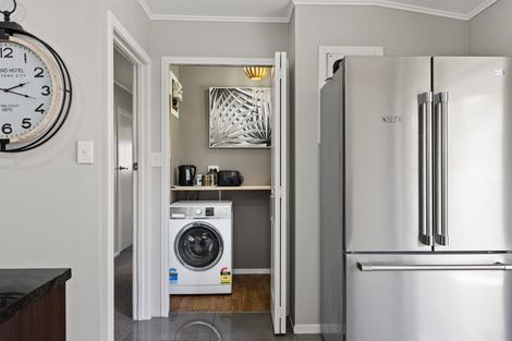 Photo of property in 7 William Hadlow Place, Hatfields Beach, Orewa, 0931