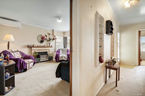 Photo of property in 104 Taikata Road, Te Atatu Peninsula, Auckland, 0610