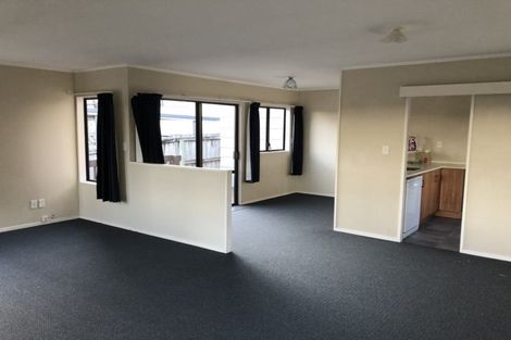 Photo of property in 42 Sandgate Avenue, Botany Downs, Auckland, 2010