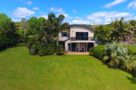 Photo of property in 381 Cove Road, Waipu, 0582