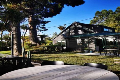 Photo of property in 740a West Coast Road, Oratia, Auckland, 0604