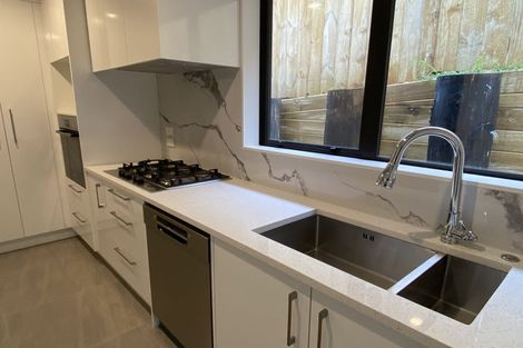 Photo of property in 44b Cheval Drive, Totara Vale, Auckland, 0629