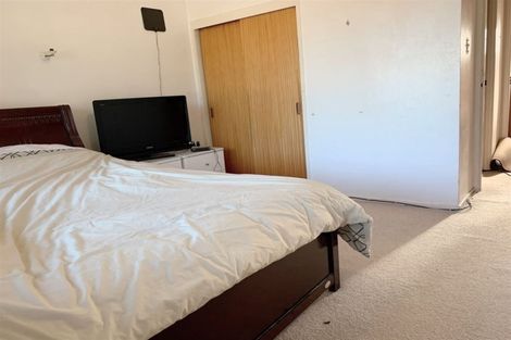 Photo of property in 1/9 Wairata Place, Te Atatu South, Auckland, 0610