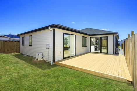 Photo of property in 41 Vinistra Road, Kumeu, 0810