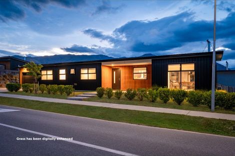 Photo of property in 2 The Heights Avenue, Wanaka, 9305