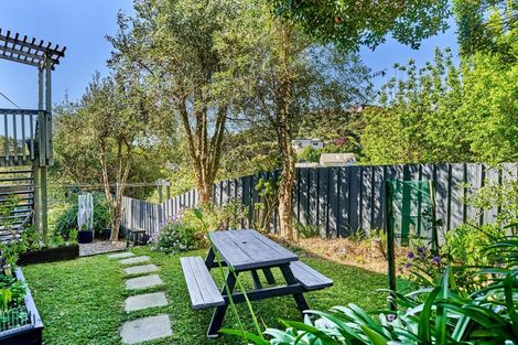 Photo of property in 20 Grays Road, Plimmerton, Porirua, 5026