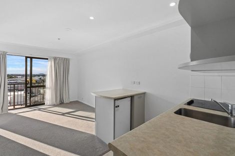 Photo of property in The Rennaissance, 5j/18 Ronwood Avenue, Manukau, Auckland, 2104