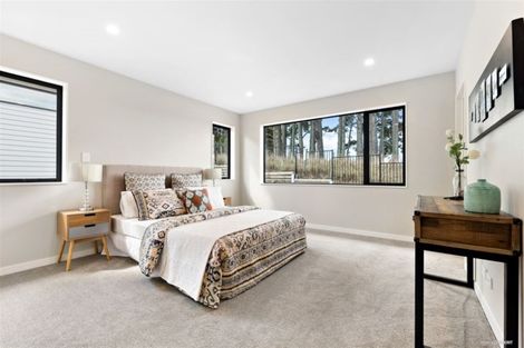 Photo of property in 4 Barrique Road, Kumeu, 0810