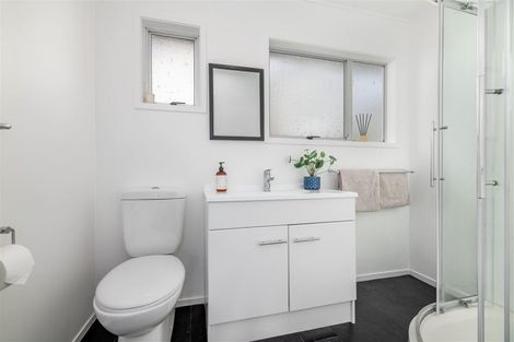 Photo of property in 2/45 Reynella Drive, Massey, Auckland, 0614