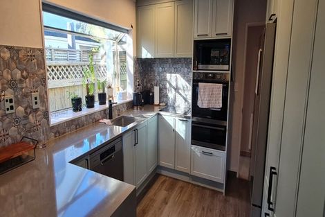 Photo of property in 6 Norton Park Avenue, Fairfield, Lower Hutt, 5011