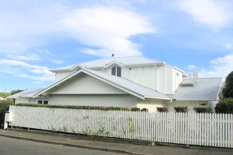 Photo of property in 4 Selwyn Road, Hospital Hill, Napier, 4110
