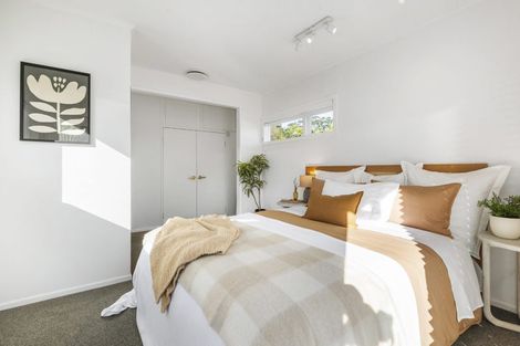 Photo of property in 1/13 Howard Road, Northcote, Auckland, 0627