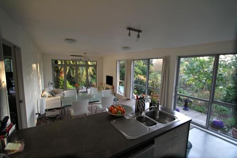 Photo of property in 32 Pupuke Road, Hillcrest, Auckland, 0627