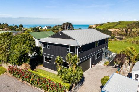 Photo of property in 48 Kawei Road, Ohawe, Hawera, 4671