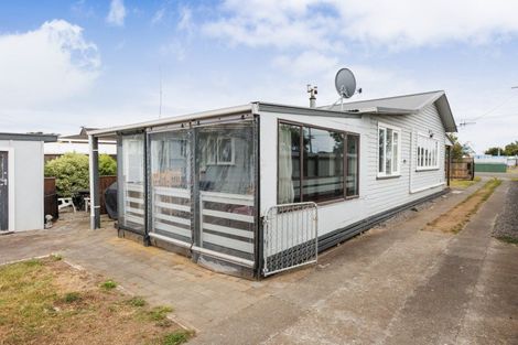 Photo of property in 27 Punga Street, Tangimoana, 4822