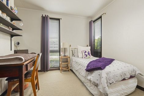 Photo of property in 14 Rakino Place, Awapuni, Palmerston North, 4412