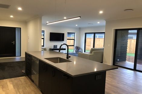 Photo of property in 3 Stoneleigh Grove, Paraparaumu, 5032