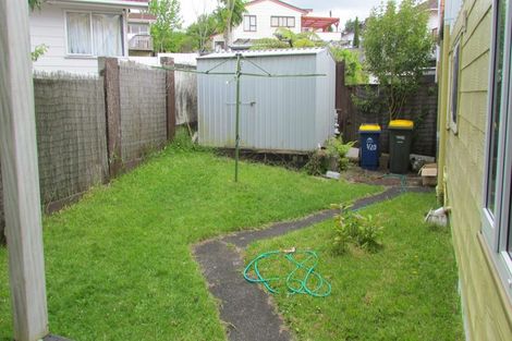 Photo of property in 1/20 Tetrarch Place, Totara Vale, Auckland, 0629