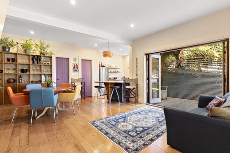 Photo of property in 10 Earls Terrace, Mount Victoria, Wellington, 6011