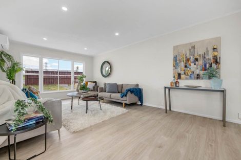 Photo of property in 27 Takanini Road, Takanini, 2112