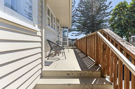 Photo of property in 21 Battiscombe Terrace, Waitara, 4320