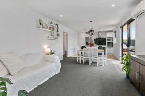 Photo of property in 11 Fuller Street, Papamoa Beach, Papamoa, 3118