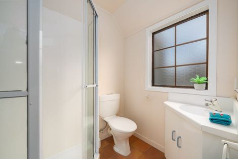 Photo of property in 6 Ellwood Place, Churton Park, Wellington, 6037