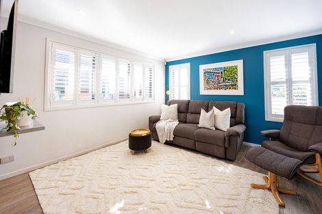Photo of property in 14 Kahika Grove, Huapai, Kumeu, 0810