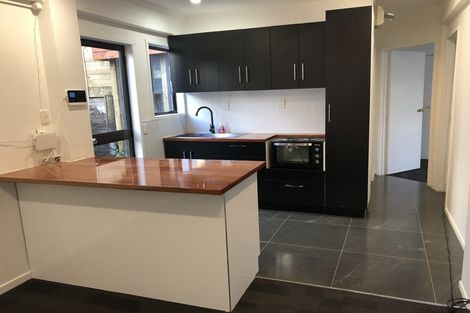 Photo of property in 5 Melia Grove, Goodwood Heights, Auckland, 2105