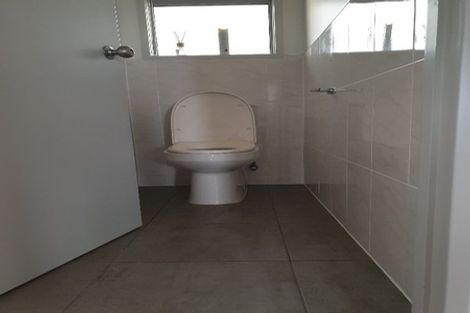 Photo of property in 2/171 Bruce Mclaren Road, Henderson, Auckland, 0612