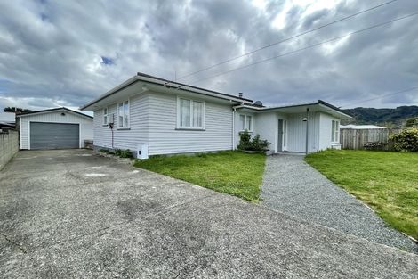 Photo of property in 21 Totara Park Road, Clouston Park, Upper Hutt, 5018