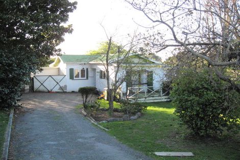 Photo of property in 107 Amohia Street, Paraparaumu, 5032